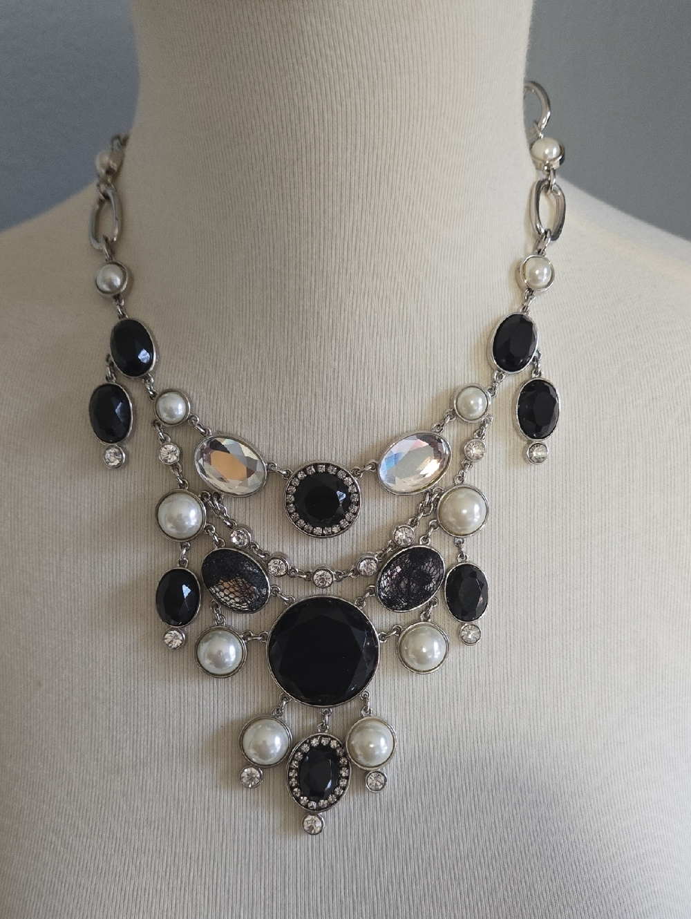 White House Black Market Elegant Black and Pearl Statement Necklace